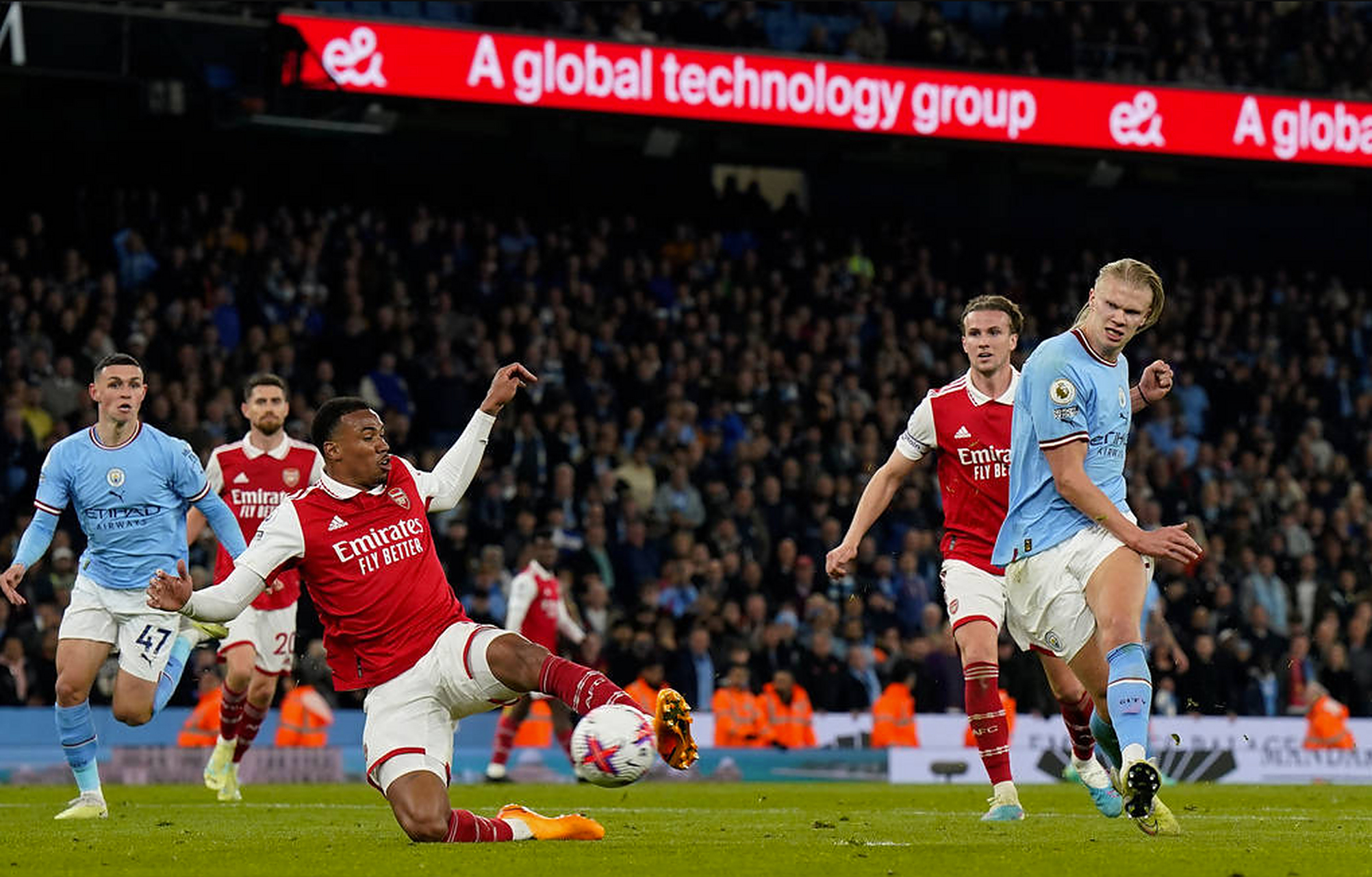 九游体育-关于巴黎圣日耳曼训练开放日；转会期刷新队史纪录引欢呼；社区盾在即；赛季目标并未改变的信息