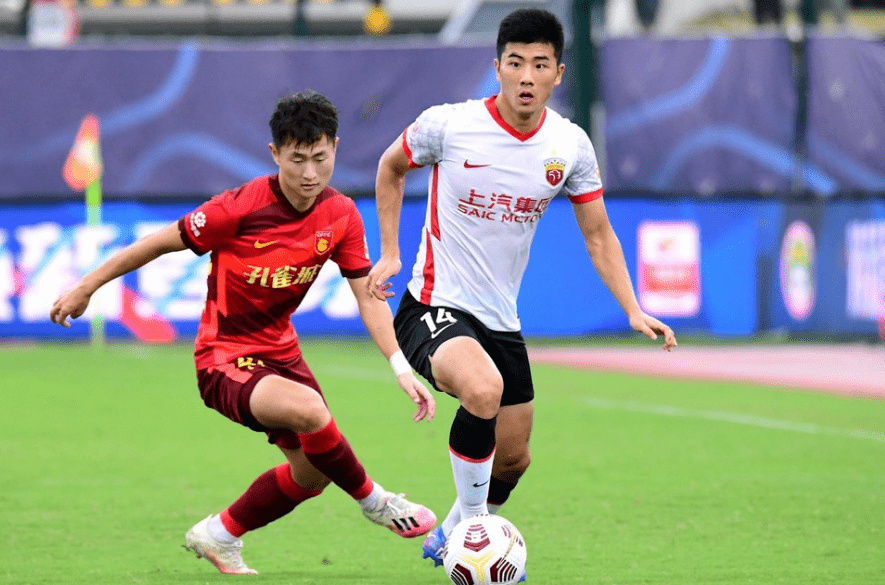 九游-赛地聚焦：欧篮联集结日热度飙升，北京国安内部沟通，悬念犹存，纪律约束更严格的简单介绍